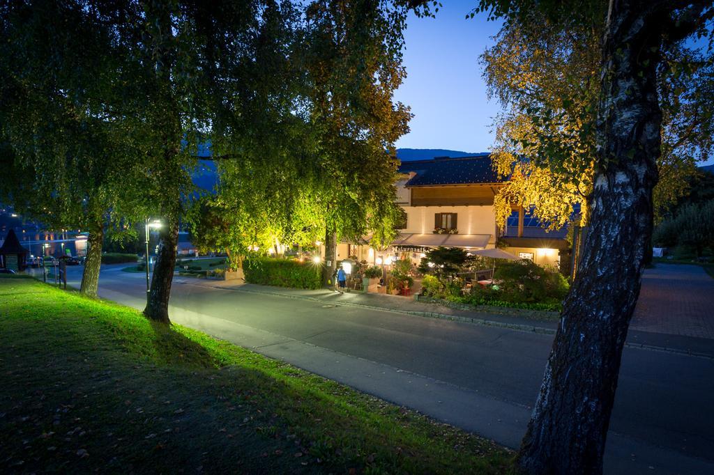 Fruehstueckspension "Schlosswirt" Ossiach Esterno foto