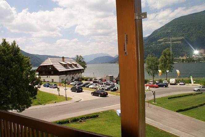 Fruehstueckspension "Schlosswirt" Ossiach Camera foto
